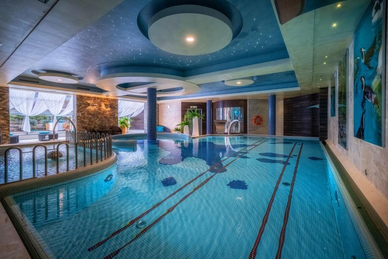 Hotel & Spa Czarny Gron ジキ エクステリア 写真