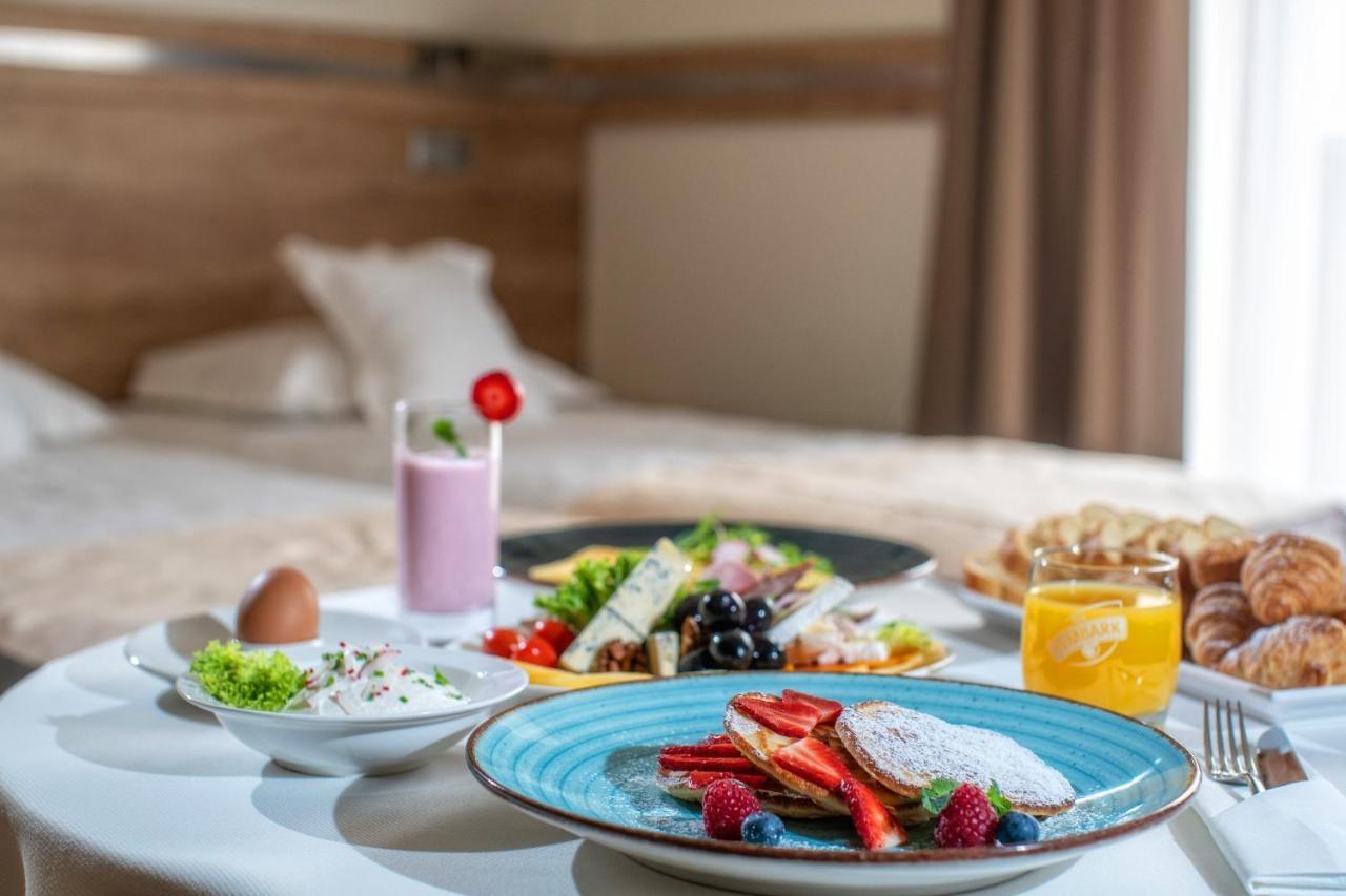 Hotel & Spa Czarny Gron ジキ エクステリア 写真