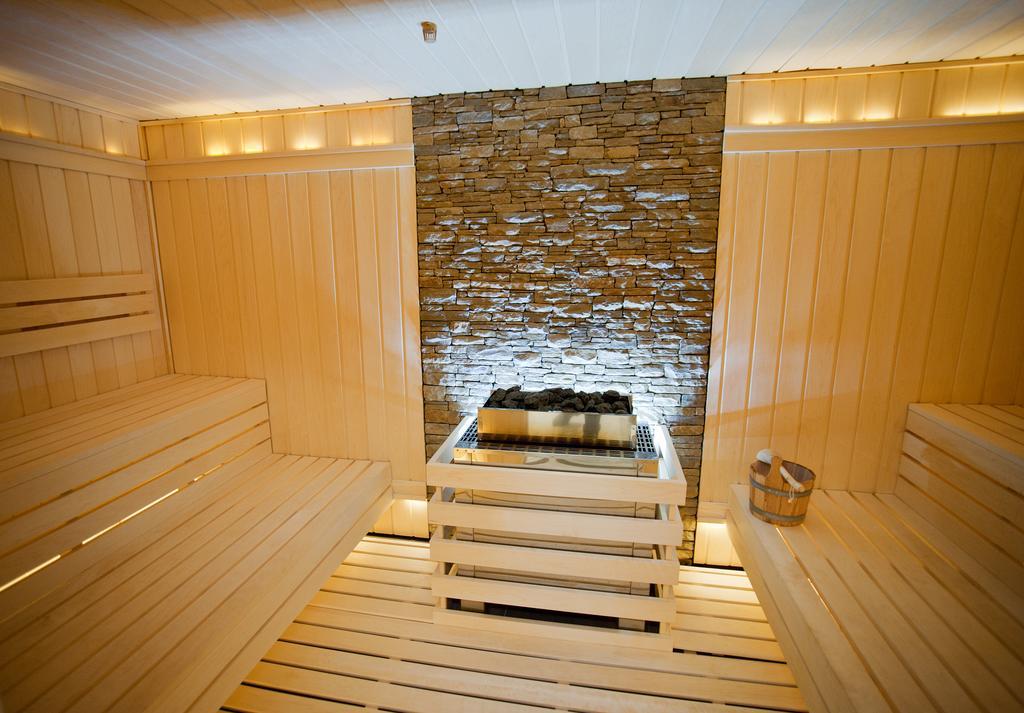 Hotel & Spa Czarny Gron ジキ エクステリア 写真