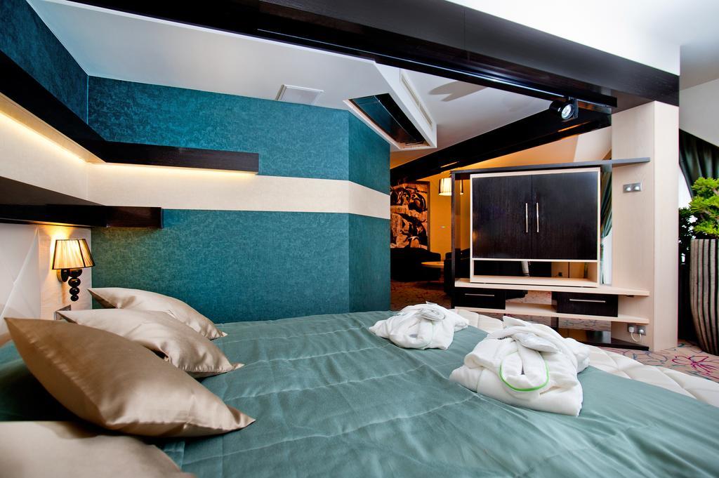 Hotel & Spa Czarny Gron ジキ 部屋 写真