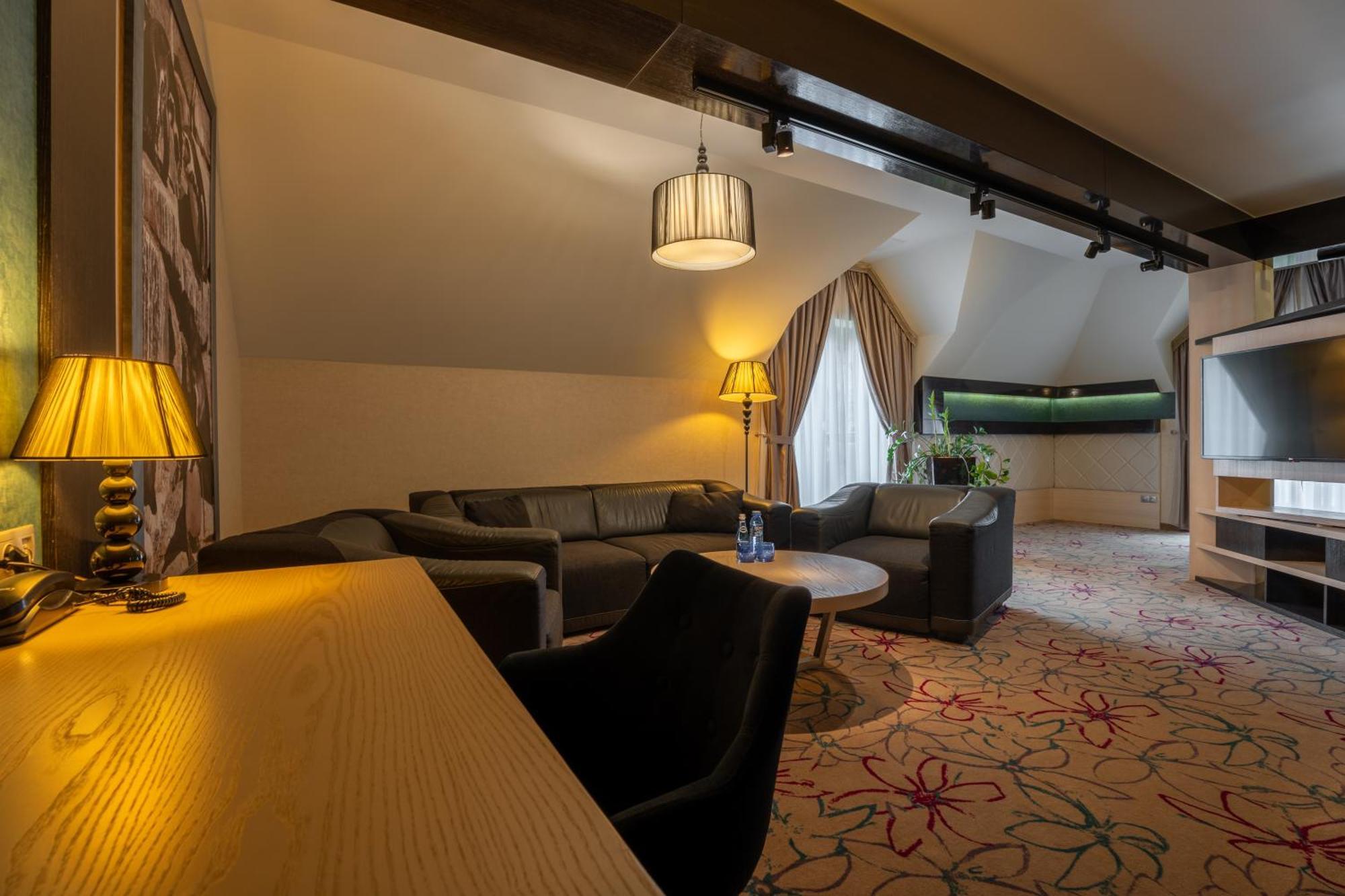 Hotel & Spa Czarny Gron ジキ エクステリア 写真