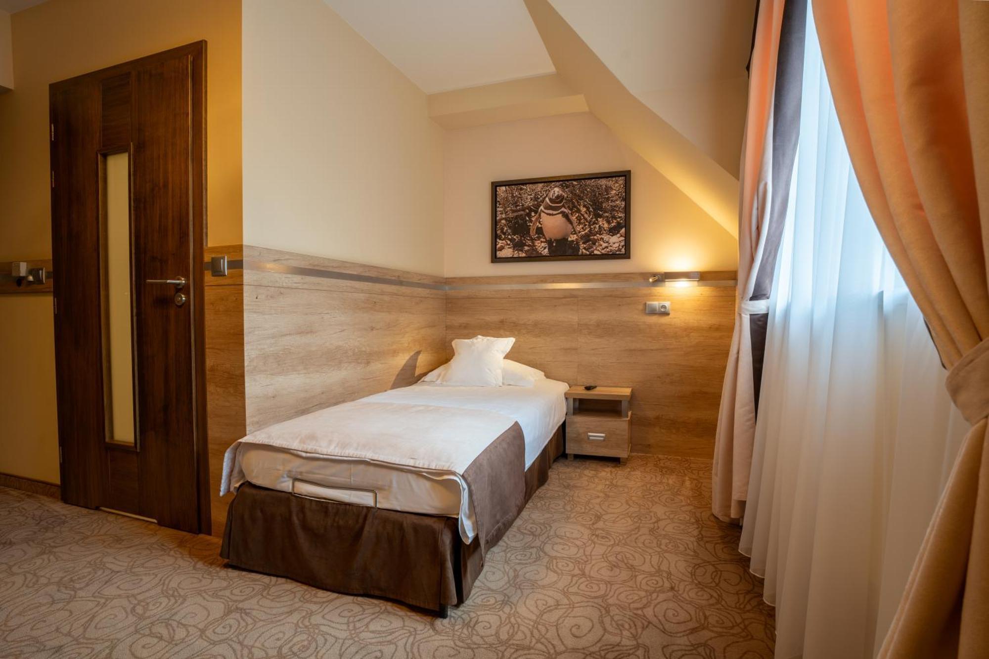 Hotel & Spa Czarny Gron ジキ エクステリア 写真