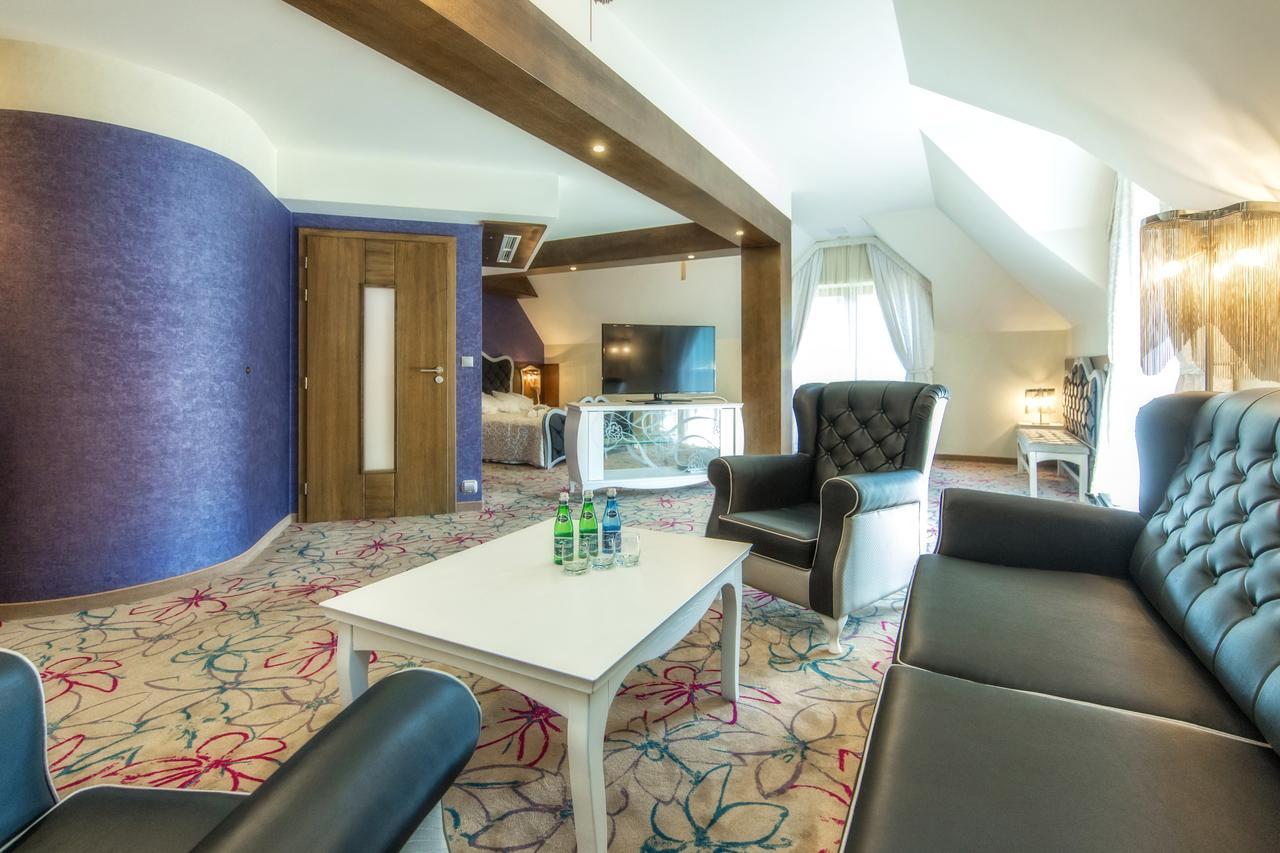 Hotel & Spa Czarny Gron ジキ エクステリア 写真
