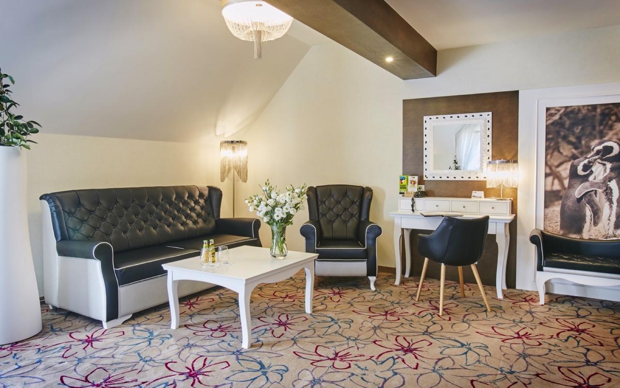 Hotel & Spa Czarny Gron ジキ エクステリア 写真